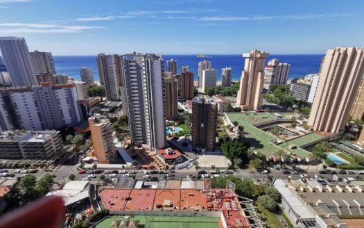 Penthouse with great views of the sea and the city of Benidorm!