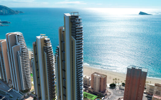 Luxurious penthouse in Benidorm by the sea.