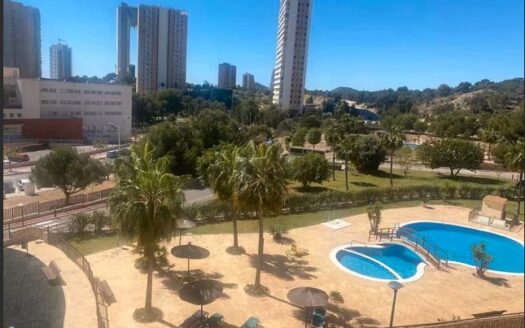 Estupendo piso cerca del campo de golf en Benidorm.