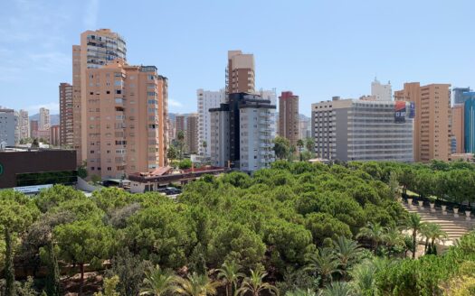 Piso en el centro de Benidorm con preciosas vistas al Parque de la Aiguera.