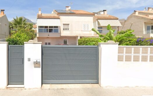 Semi-detached villa in La Nucia.